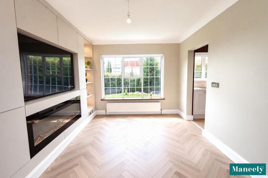 Weavers Lodge, 18 Loughview Road