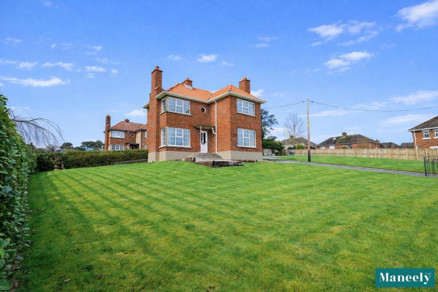 Weavers Lodge, 18 Loughview Road