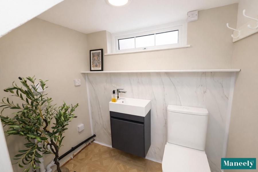 Weavers Lodge, 18 Loughview Road