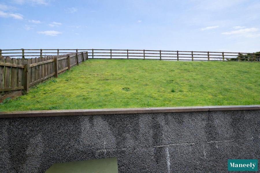 7 Killybrackey Heights