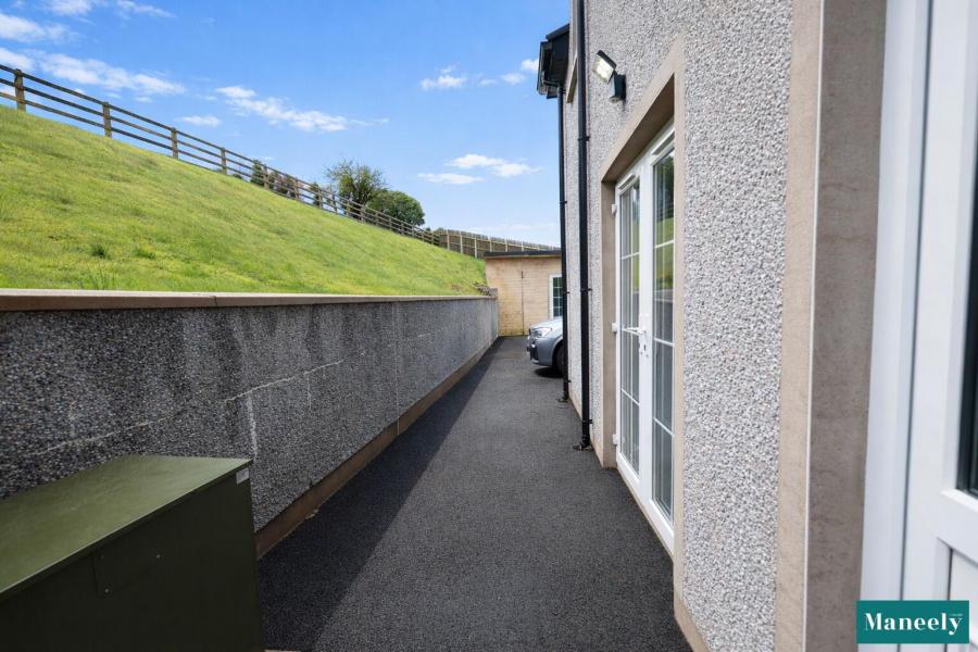 7 Killybrackey Heights