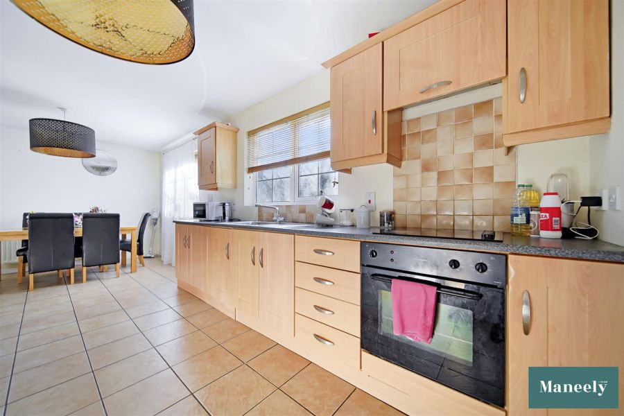 27 Clonabay