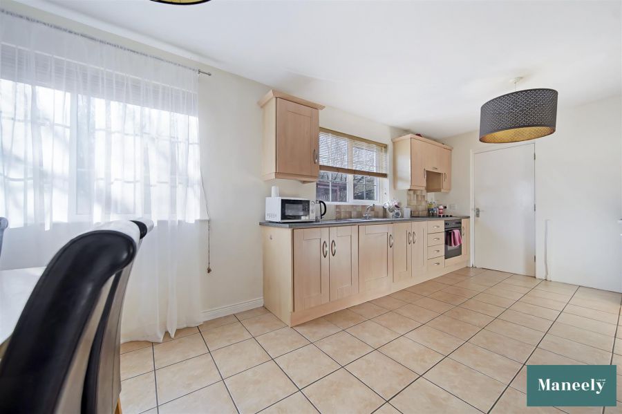 27 Clonabay