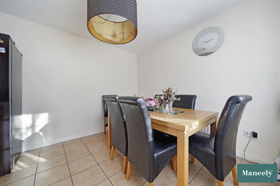 27 Clonabay