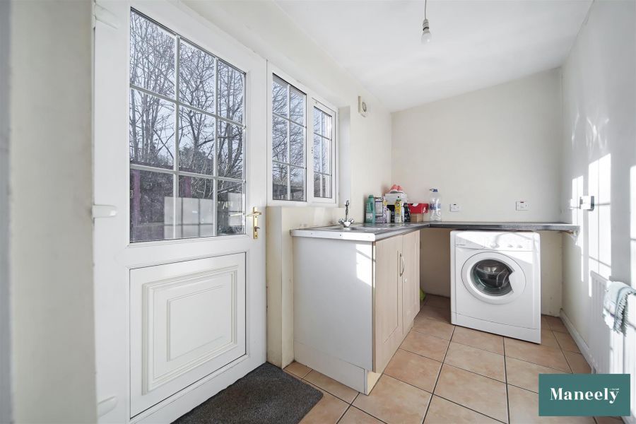 27 Clonabay