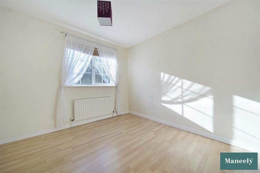 27 Clonabay