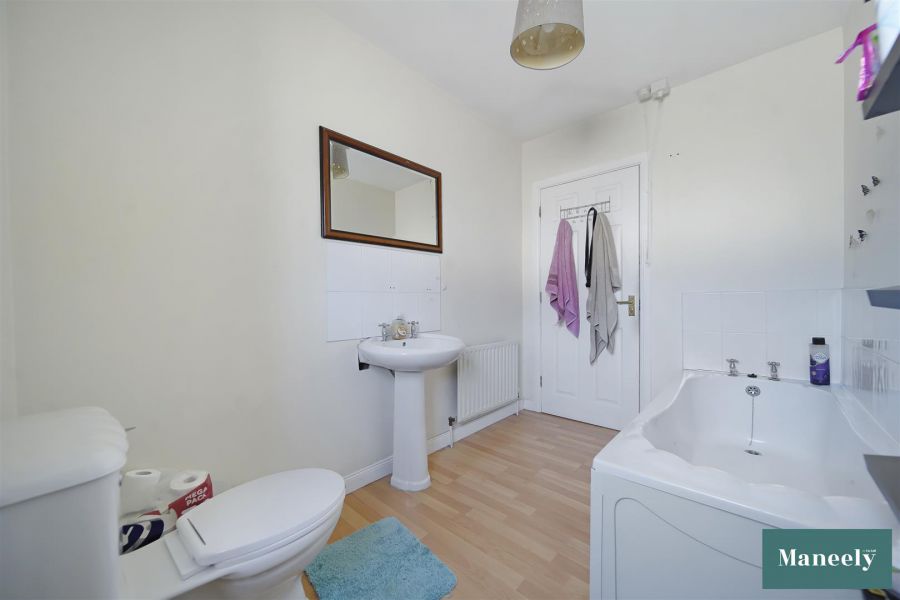 27 Clonabay
