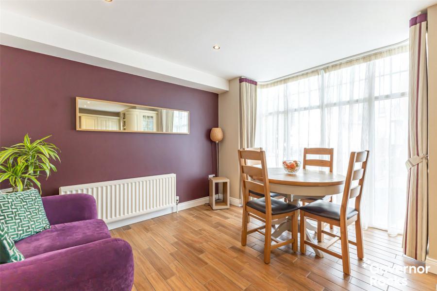 1 Clifton Manor