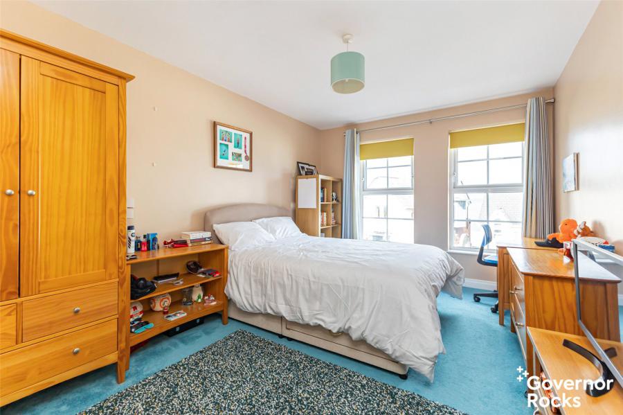 1 Clifton Manor