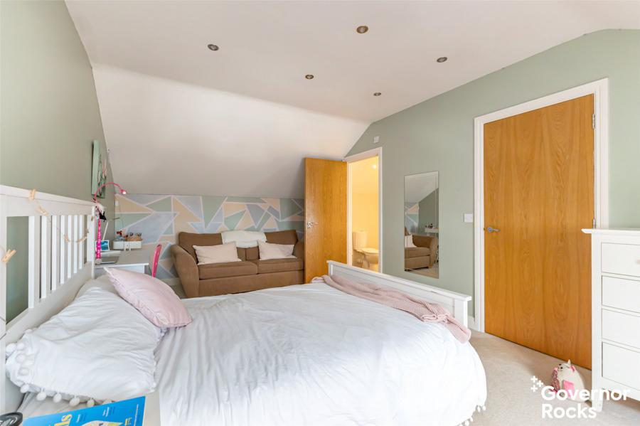 1 Clifton Manor