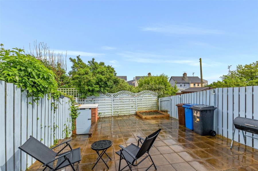 6 Hawthorne Court
