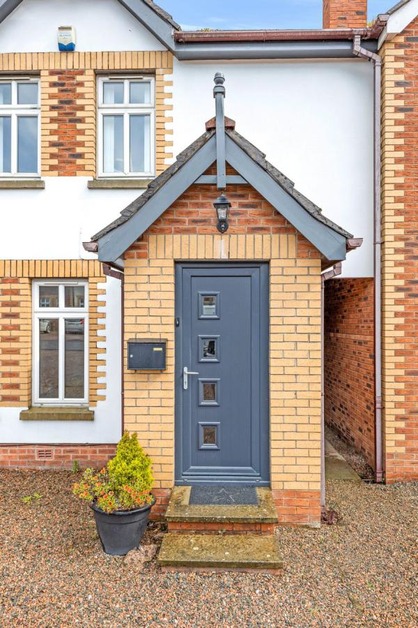6 Hawthorne Court
