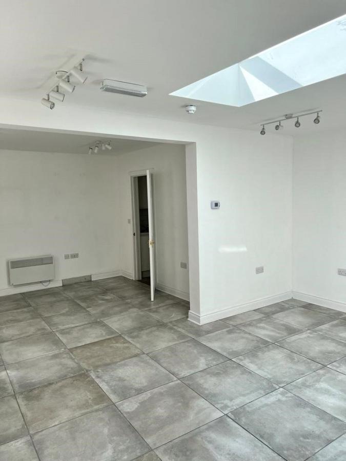17B High Street