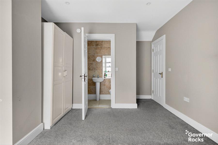3 Manor Farm Court