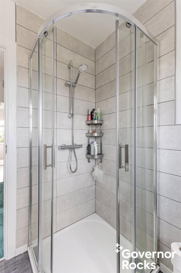 52 Chippendale Avenue