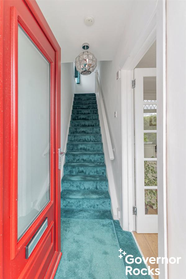 52 Chippendale Avenue