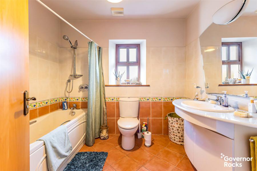 25 Ballyblack Road East