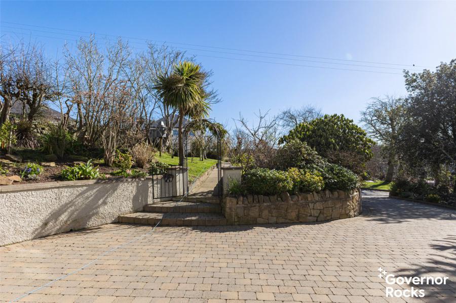 Briar Hill House, 3 Newtownards Road