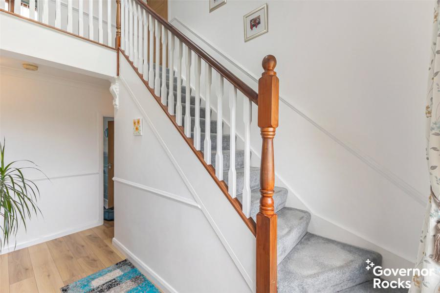 40 Towerview Crescent