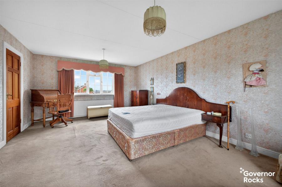 90 Thornleigh Gardens