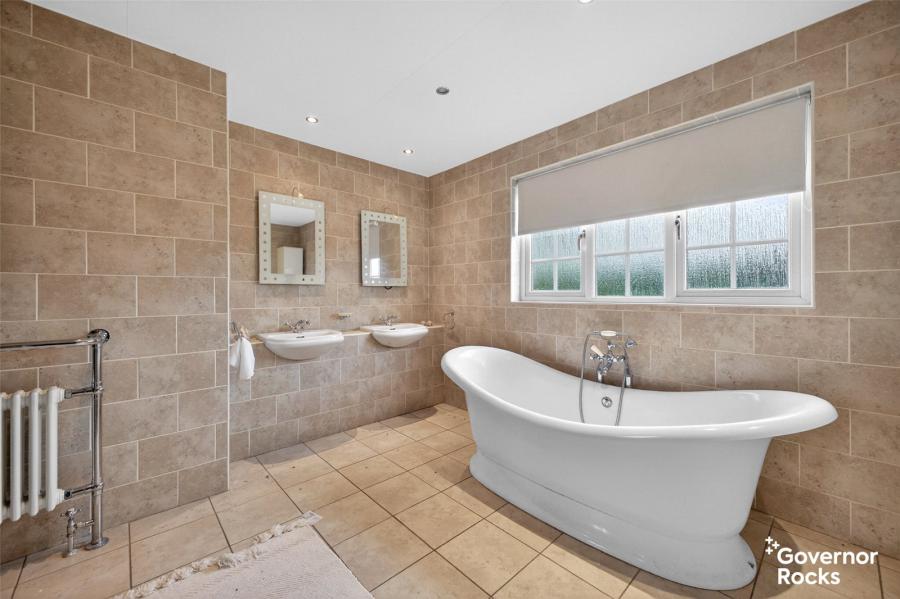 90 Thornleigh Gardens