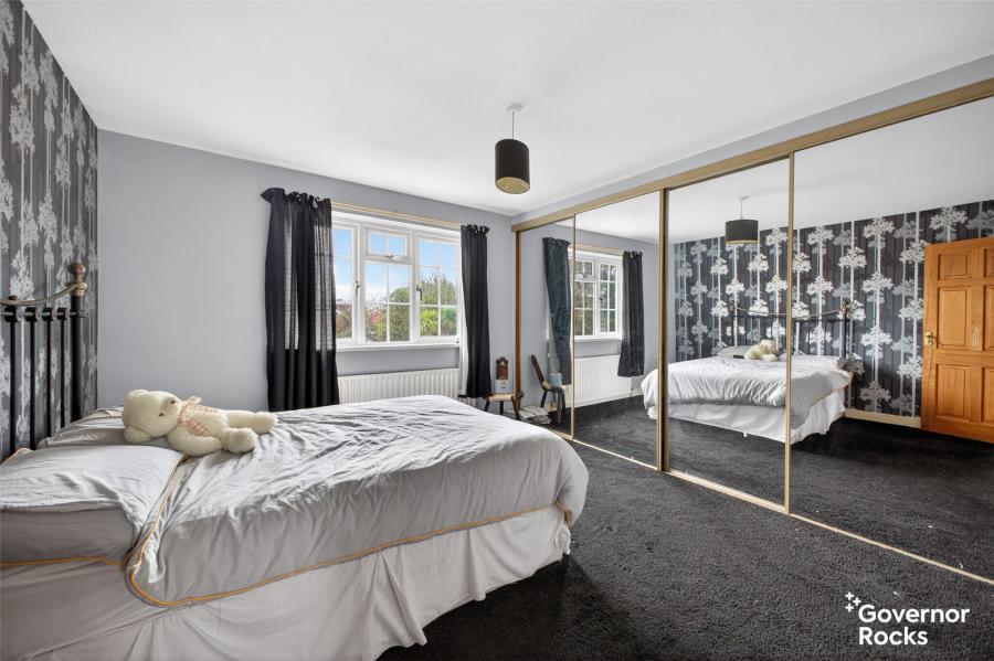 90 Thornleigh Gardens