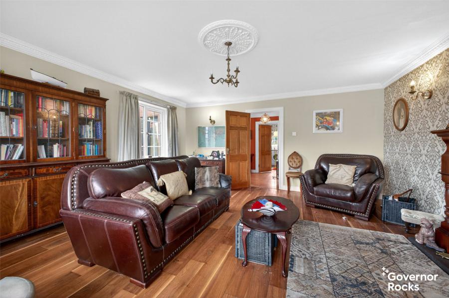 90 Thornleigh Gardens