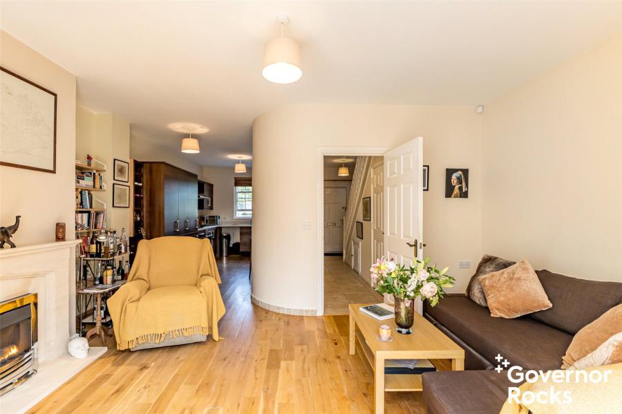 17 Manor Farm Crescent