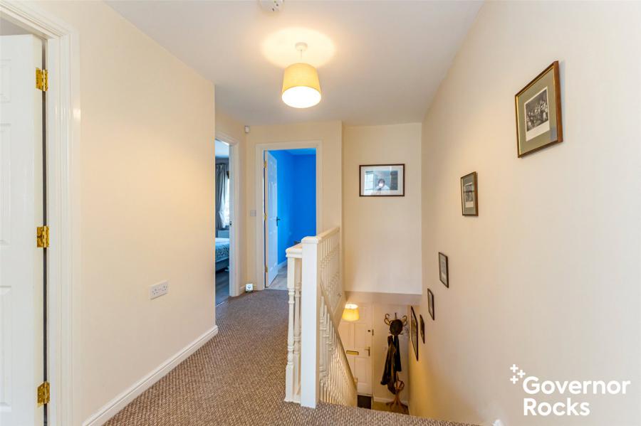 17 Manor Farm Crescent