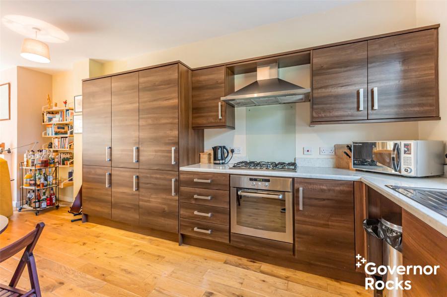17 Manor Farm Crescent