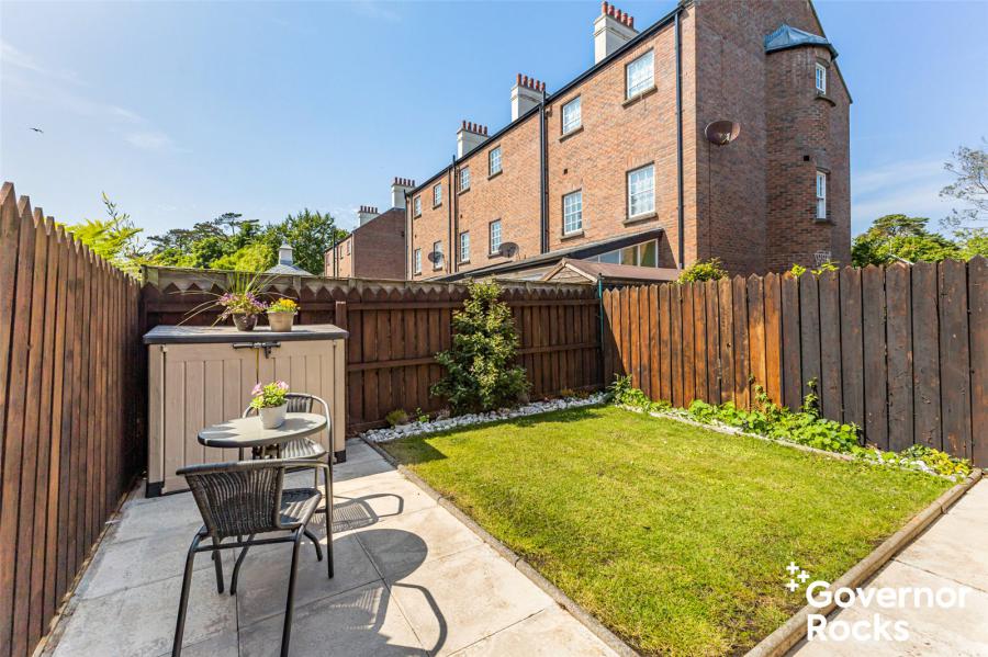 17 Manor Farm Crescent