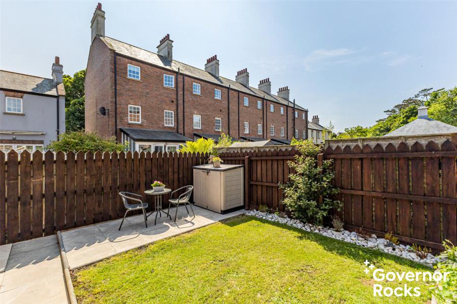 17 Manor Farm Crescent