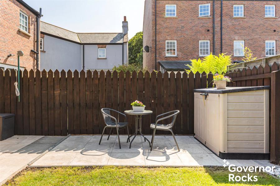17 Manor Farm Crescent