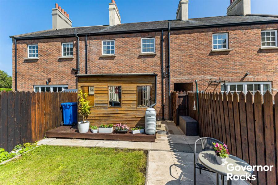 17 Manor Farm Crescent