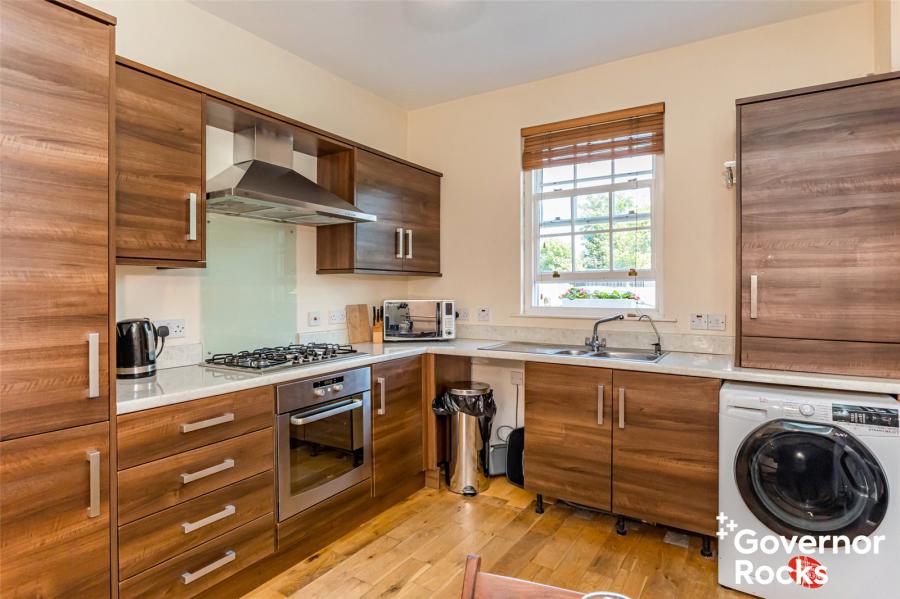 17 Manor Farm Crescent