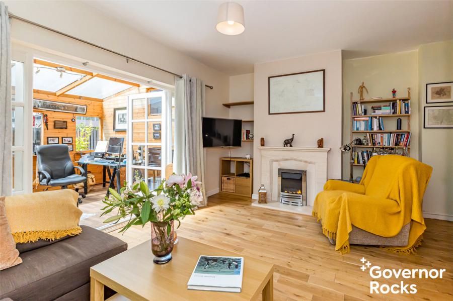 17 Manor Farm Crescent