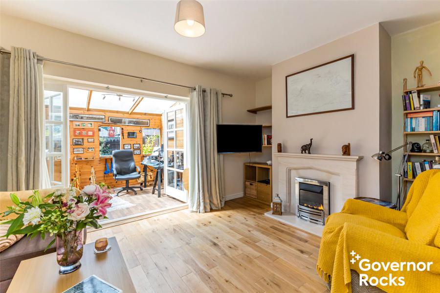 17 Manor Farm Crescent