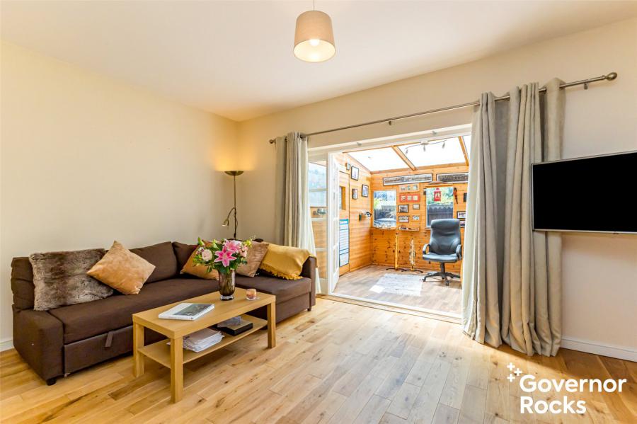 17 Manor Farm Crescent