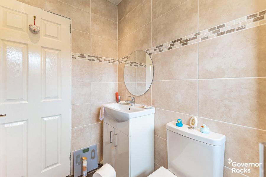 19 Springwell Gardens