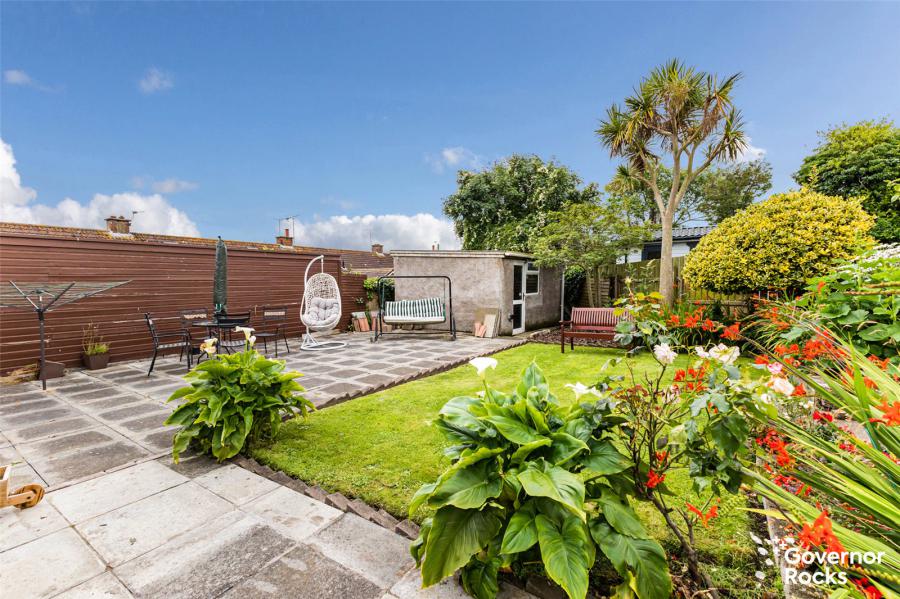 19 Springwell Gardens