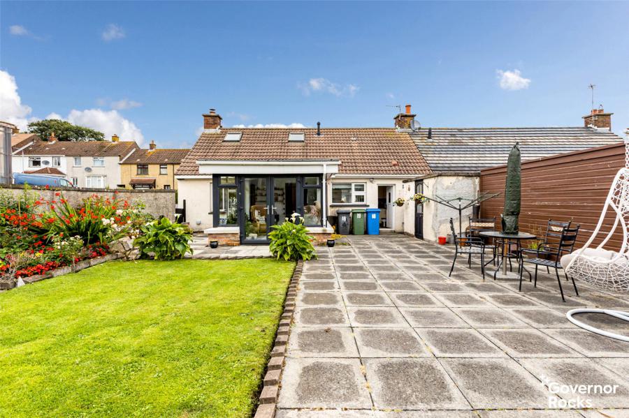 19 Springwell Gardens