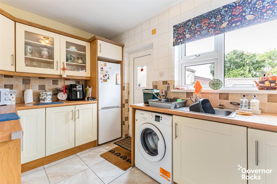 19 Springwell Gardens