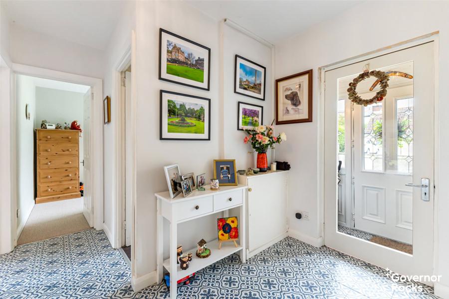 19 Springwell Gardens