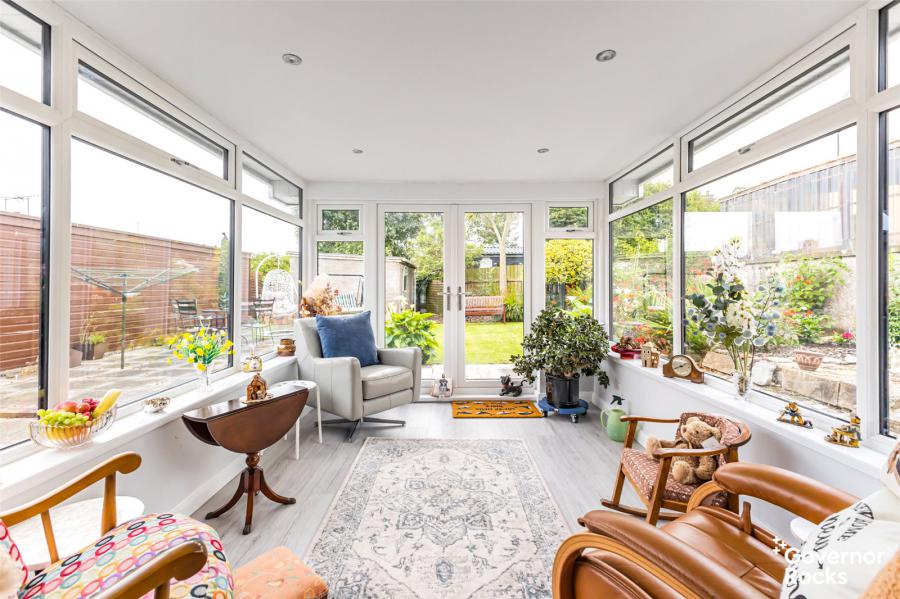 19 Springwell Gardens