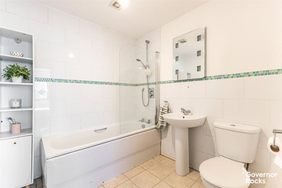 87 Shaftesbury Road