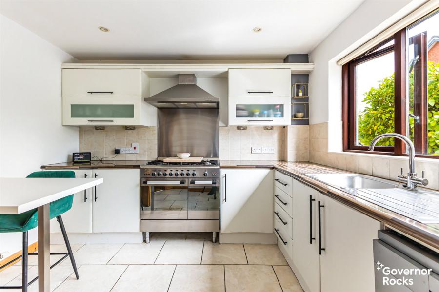 87 Shaftesbury Road