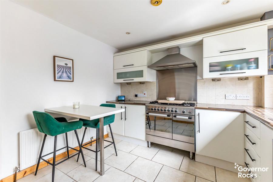 87 Shaftesbury Road