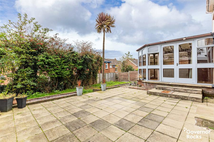 27 Towerview Crescent