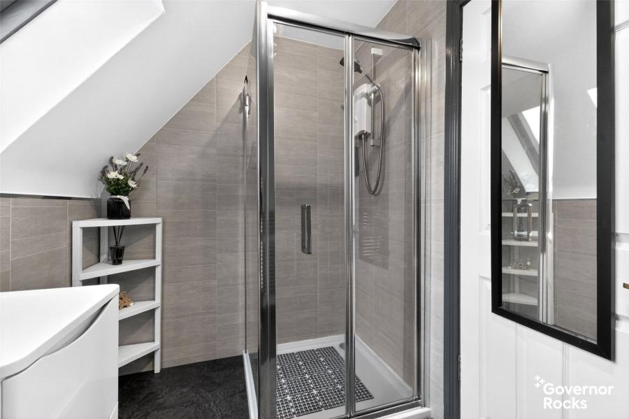 106 Towerview Crescent