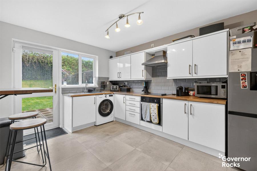 106 Towerview Crescent